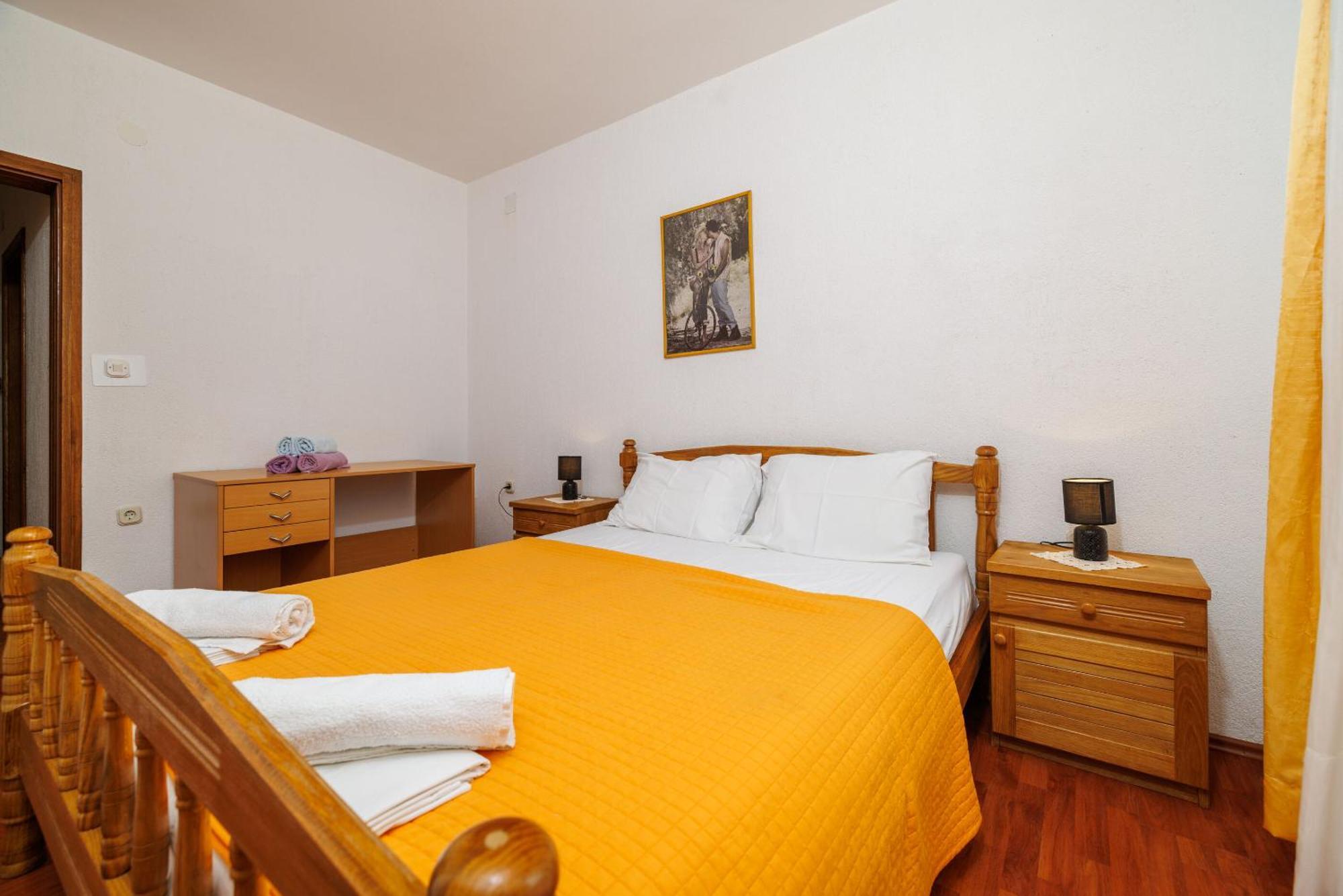 Apartments Mirela Карлобаг Екстериор снимка